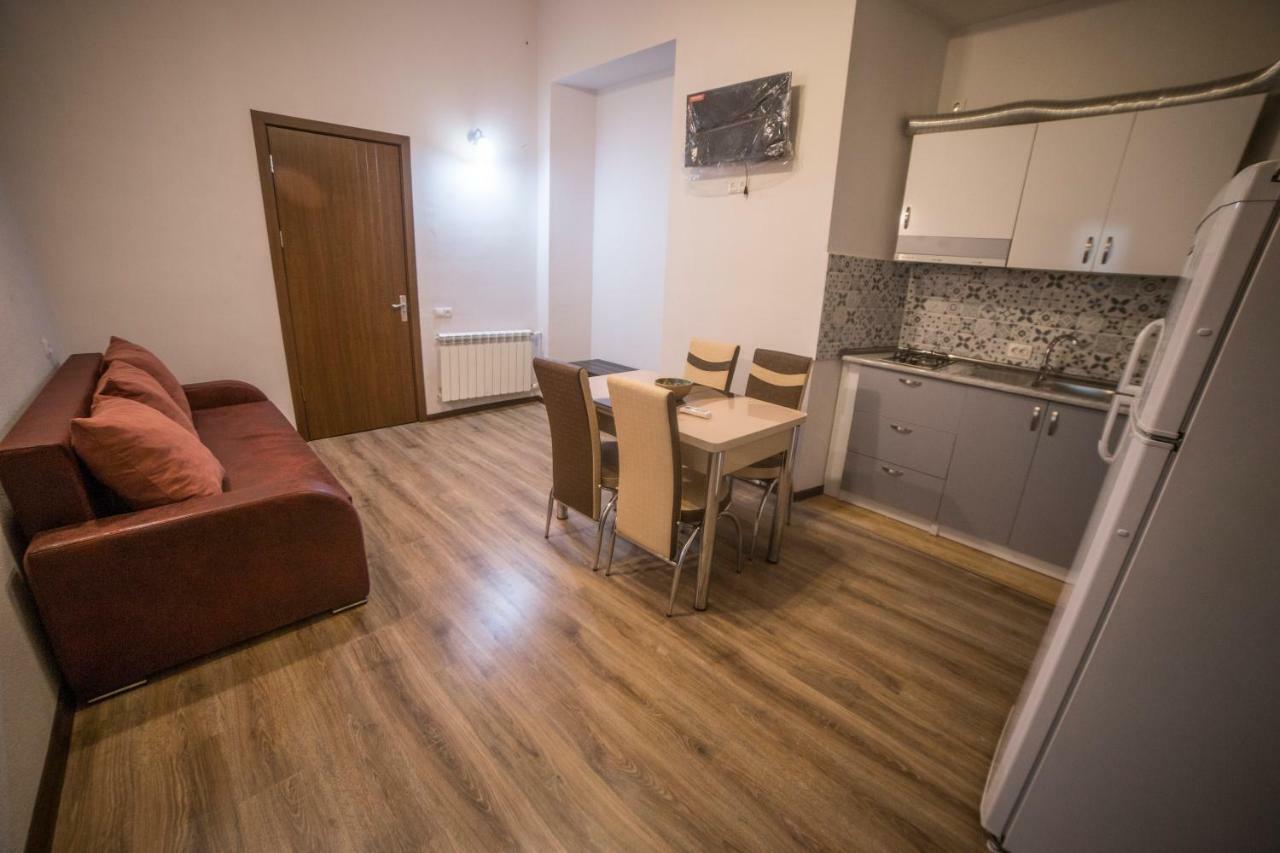 Your Apartment In This City N2 Tbilisi Esterno foto