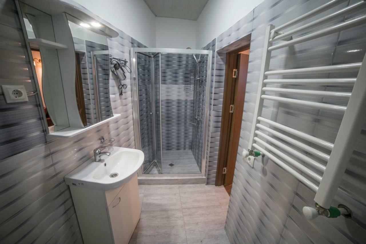 Your Apartment In This City N2 Tbilisi Esterno foto