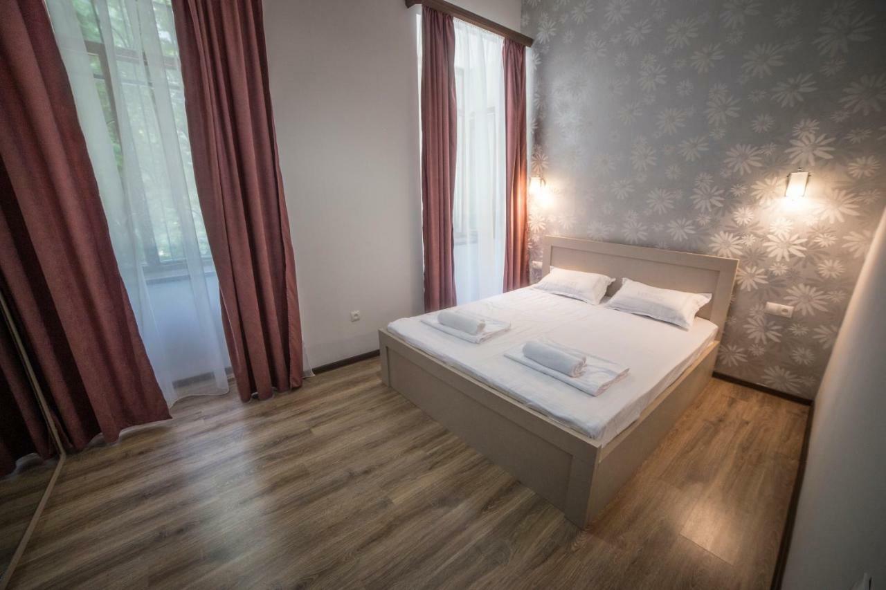 Your Apartment In This City N2 Tbilisi Esterno foto