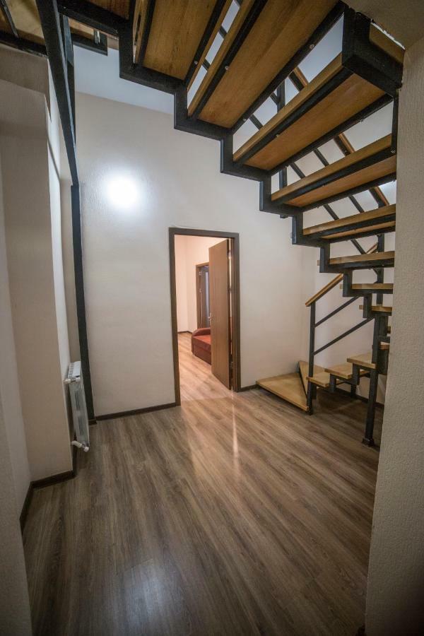 Your Apartment In This City N2 Tbilisi Esterno foto