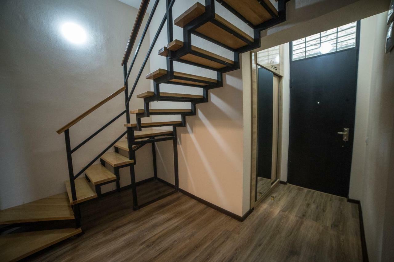 Your Apartment In This City N2 Tbilisi Esterno foto