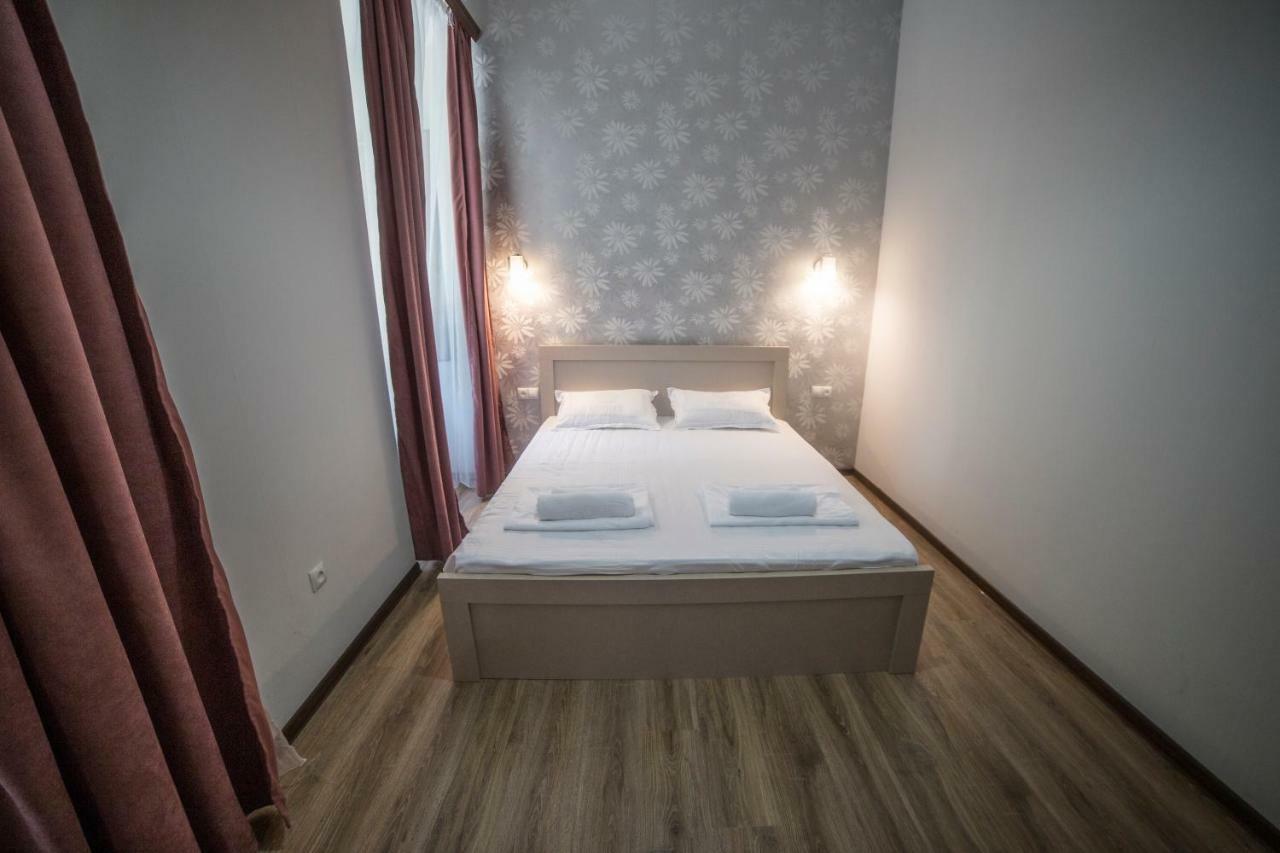 Your Apartment In This City N2 Tbilisi Esterno foto